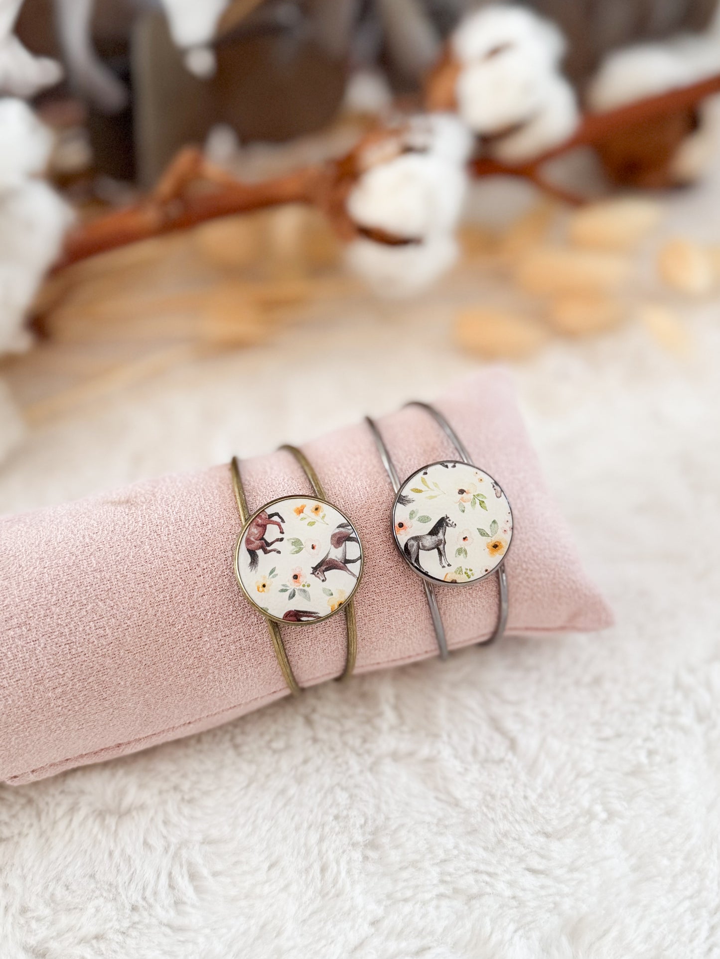 Bracelet de cuirette recyclé Les Chevaux