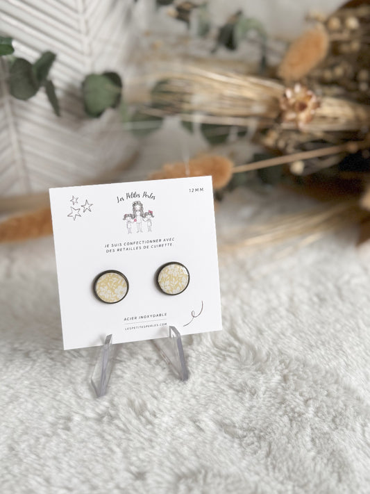 Boucles d'oreilles 12mm Fleurs Blanche contour Bronze