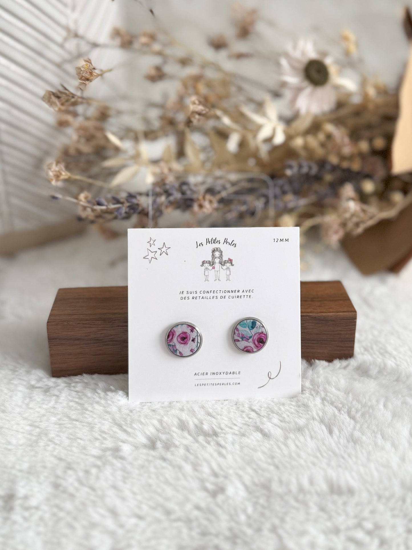 Boucles d'oreilles 12mm Fleurs Mauve contour Argent